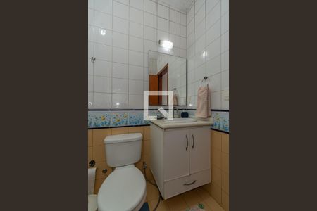 Casa à venda com 244m², 6 quartos e 4 vagasBanheiro Social