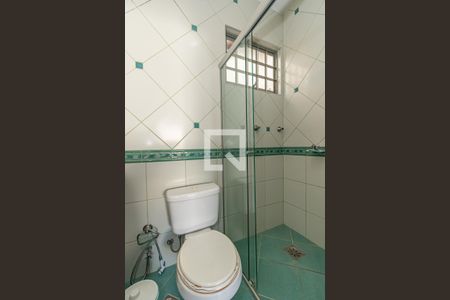 Casa à venda com 244m², 6 quartos e 4 vagasBanheiro da Suíte 1