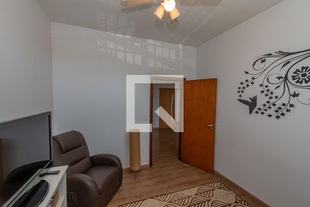 Casa à venda com 244m², 6 quartos e 4 vagasQuarto 2