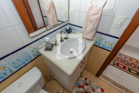 Casa à venda com 244m², 6 quartos e 4 vagasBanheiro Social