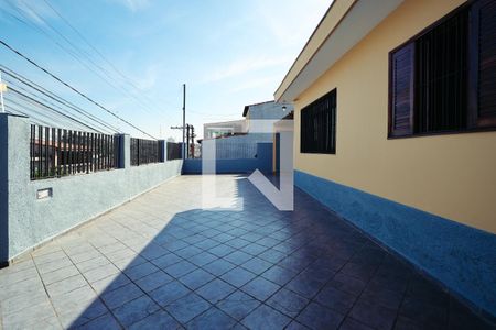 Casa à venda com 187m², 4 quartos e 6 vagas Casa à venda com 187m², 4 quartos e 6 vagasGaragem