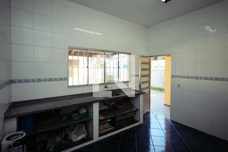 Casa à venda com 187m², 4 quartos e 6 vagas Casa à venda com 187m², 4 quartos e 6 vagasEdícula