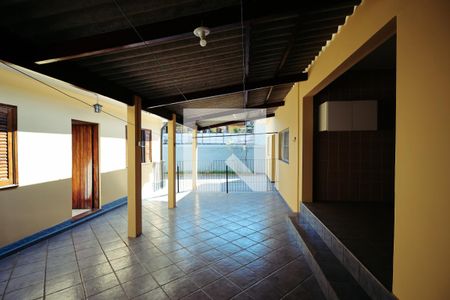 Casa à venda com 187m², 4 quartos e 6 vagas Casa à venda com 187m², 4 quartos e 6 vagasQuintal