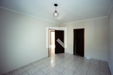 Casa à venda com 187m², 4 quartos e 6 vagas Casa à venda com 187m², 4 quartos e 6 vagasSuíte