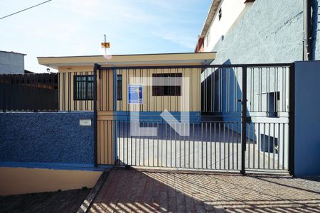 Casa à venda com 187m², 4 quartos e 6 vagas Casa à venda com 187m², 4 quartos e 6 vagasFachada