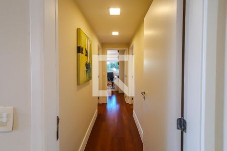 Apartamento à venda com 151m², 3 quartos e 3 vagascorredor