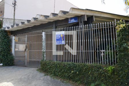 Casa à venda com 212m², 2 quartos e 3 vagasFachada