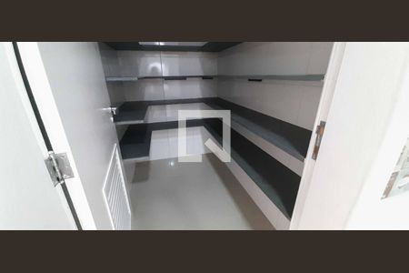 Casa à venda com 398m², 6 quartos e sem vagaDispensa