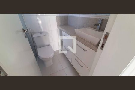 Casa à venda com 398m², 6 quartos e sem vagaBanheiro da Suíte 3