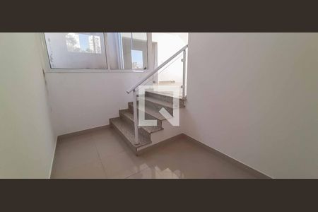 Sala de casa à venda com 6 quartos, 398m² em City Bussocaba, Osasco