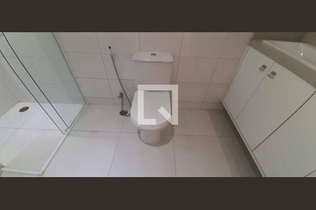 Casa à venda com 398m², 6 quartos e sem vagaBanheiro da Suíte 2