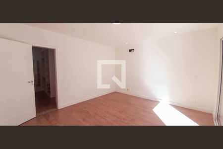 Casa à venda com 398m², 6 quartos e sem vagaSuíte 2