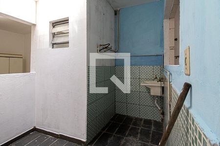 Casa à venda com 55m², 2 quartos e 1 vagaárea de serviço