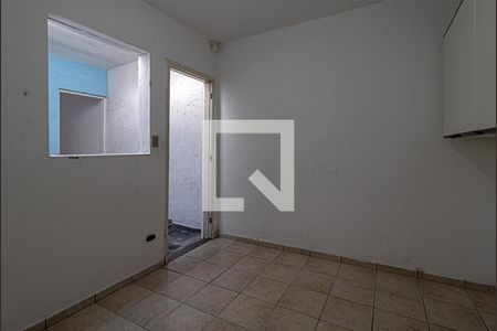 Casa à venda com 55m², 2 quartos e 1 vagaquarto de serviço