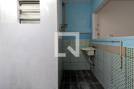 Casa à venda com 55m², 2 quartos e 1 vagaárea de serviço