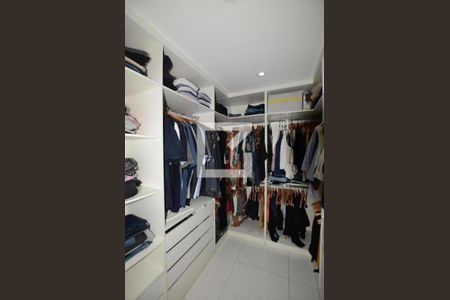 Apartamento à venda com 114m², 4 quartos e 2 vagasCloset