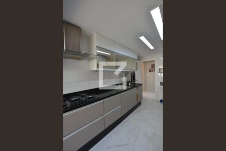 Apartamento à venda com 114m², 4 quartos e 2 vagasCozinha