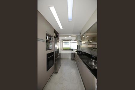 Apartamento à venda com 114m², 4 quartos e 2 vagasCozinha