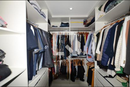 Apartamento à venda com 114m², 4 quartos e 2 vagasCloset