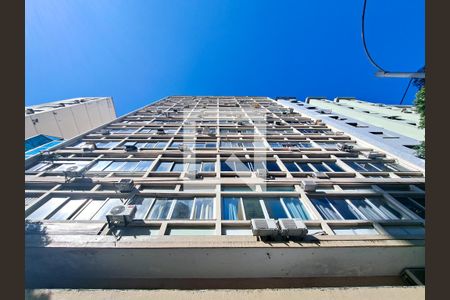 Apartamento à venda com 30m², 1 quarto e sem vaga Apartamento à venda com 30m², 1 quarto e sem vagaFachada