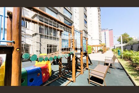 Apartamento à venda com 83m², 2 quartos e 2 vagasÁrea comum - Playground