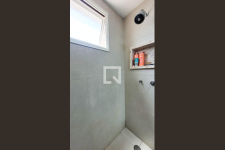 Apartamento à venda com 83m², 2 quartos e 2 vagasBanheiro da Suite