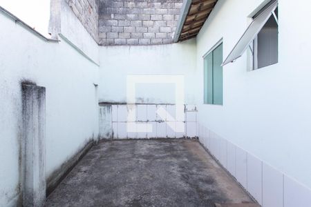 Casa à venda com 80m², 2 quartos e 1 vaga Casa à venda com 80m², 2 quartos e 1 vagaQuintal
