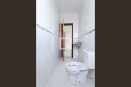 Casa à venda com 70m², 2 quartos e 1 vaga Casa à venda com 70m², 2 quartos e 1 vagaBanheiro