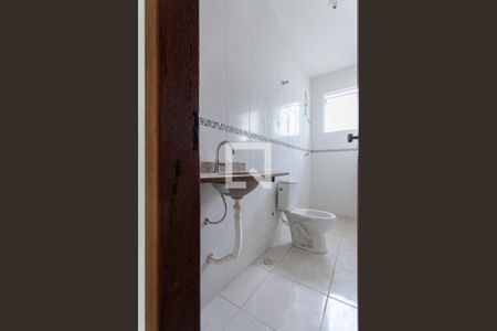 Casa à venda com 70m², 2 quartos e 1 vaga Casa à venda com 70m², 2 quartos e 1 vagaBanheiro