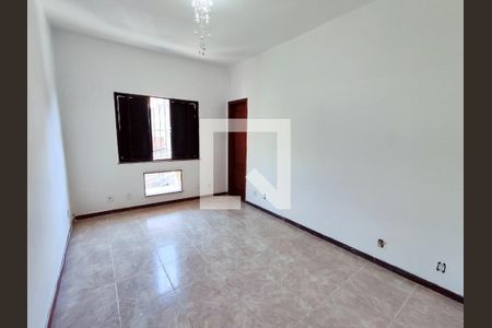 Casa à venda com 300m², 3 quartos e 3 vagasSuíte 