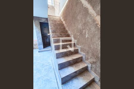 Casa à venda com 300m², 3 quartos e 3 vagasEscada