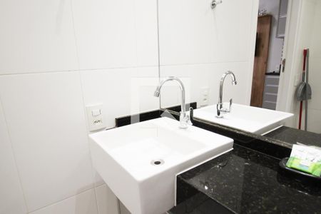 Banheiro de kitnet/studio à venda com 1 quarto, 26m² em Indianópolis, São Paulo