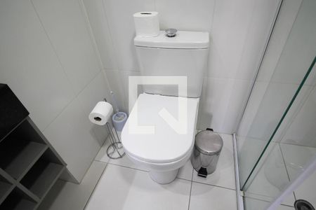 Banheiro de kitnet/studio à venda com 1 quarto, 26m² em Indianópolis, São Paulo