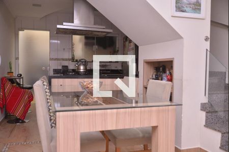 Casa à venda com 3 quartos, 101m² em Vila Alzira, Santo André