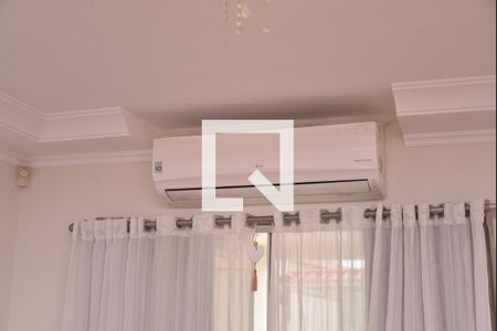 Casa à venda com 3 quartos, 101m² em Vila Alzira, Santo André