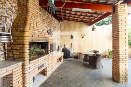 Casa à venda com 241m², 3 quartos e 6 vagas Casa à venda com 241m², 3 quartos e 6 vagasÁrea Externa