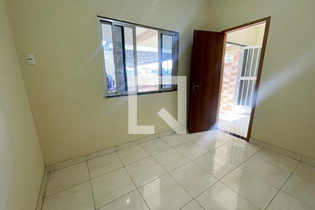 Quarto de casa para alugar com 2 quartos, 160m² em Jardim Olavo Bilac, Duque de Caxias