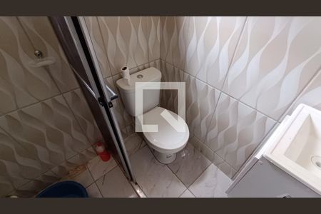 Banheiro de casa para alugar com 2 quartos, 48m² em Jardim Altos do Itavuvu, Sorocaba