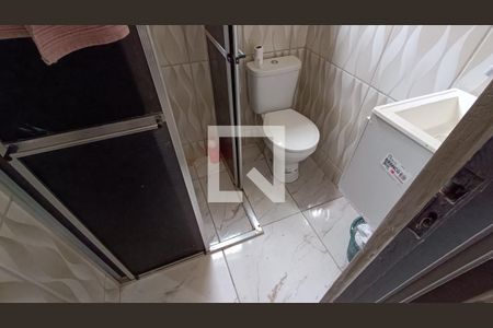 Banheiro de casa para alugar com 2 quartos, 48m² em Jardim Altos do Itavuvu, Sorocaba