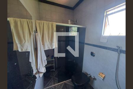 Casa à venda com 400m², 5 quartos e 5 vagasBanheiro suíte 1