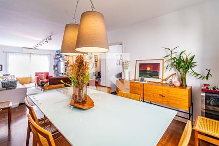 Sala de casa à venda com 4 quartos, 240m² em Cidade São Francisco, São Paulo