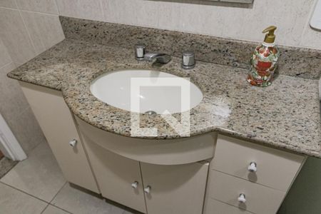 Apartamento à venda com 75m², 2 quartos e sem vaga Apartamento à venda com 75m², 2 quartos e sem vagaBanheiro Social