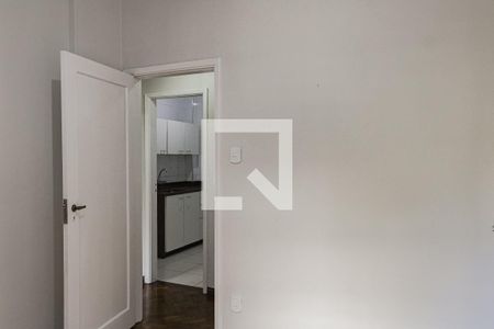 Quarto 1 de apartamento à venda com 2 quartos, 75m² em Copacabana, Rio de Janeiro