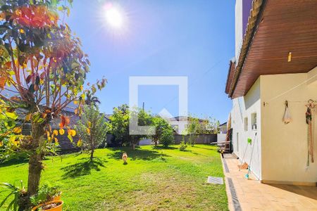 Casa de condomínio para alugar com 316m², 3 quartos e 6 vagasQuintal