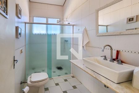 Casa de condomínio para alugar com 316m², 3 quartos e 6 vagasBanheiro 2