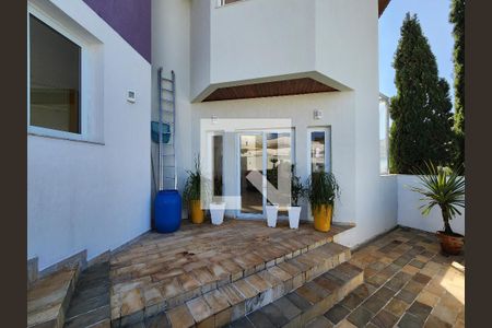 Casa de condomínio para alugar com 316m², 3 quartos e 6 vagasQuintal