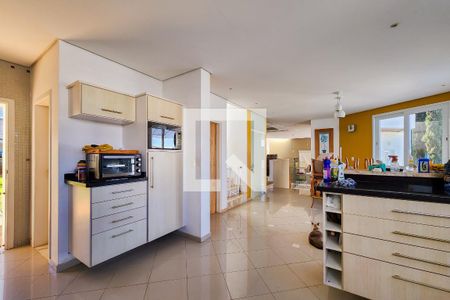 Casa de condomínio para alugar com 316m², 3 quartos e 6 vagasCozinha