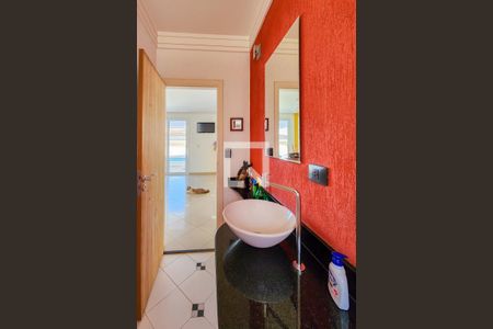 Casa de condomínio para alugar com 316m², 3 quartos e 6 vagasLavabo