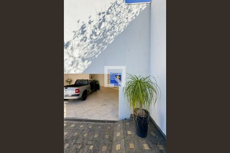 Casa de condomínio para alugar com 316m², 3 quartos e 6 vagasPlaquinha