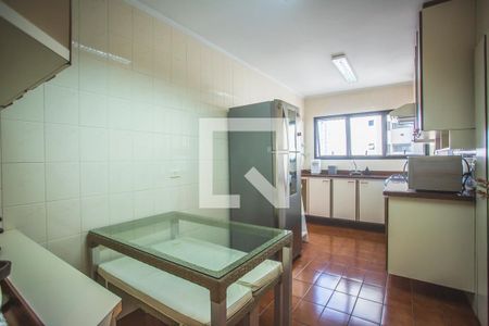 Apartamento à venda com 119m², 3 quartos e 2 vagasCozinha